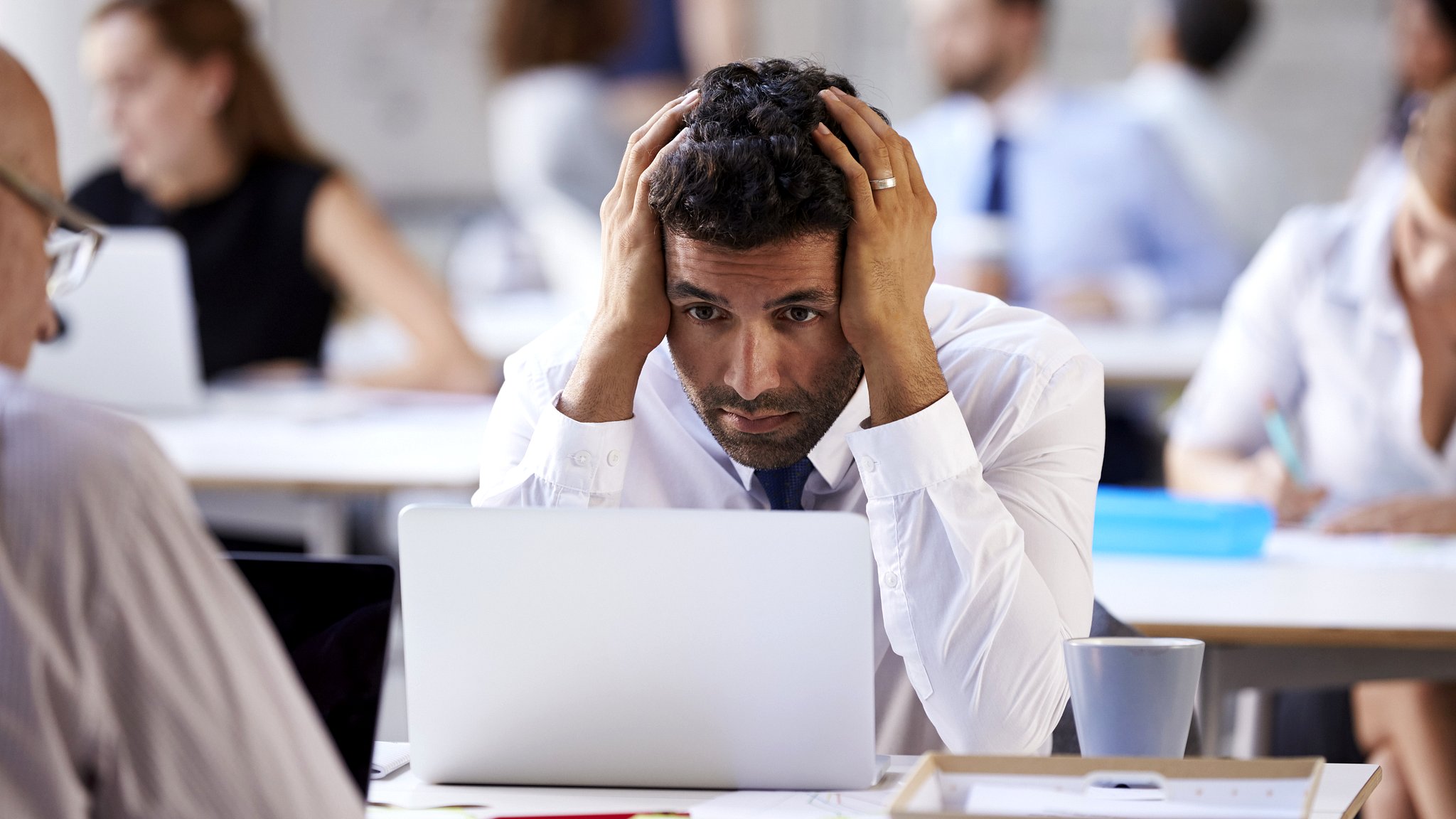 Mengenali Rasa Lelah Mental Akibat Rutinitas Kerja